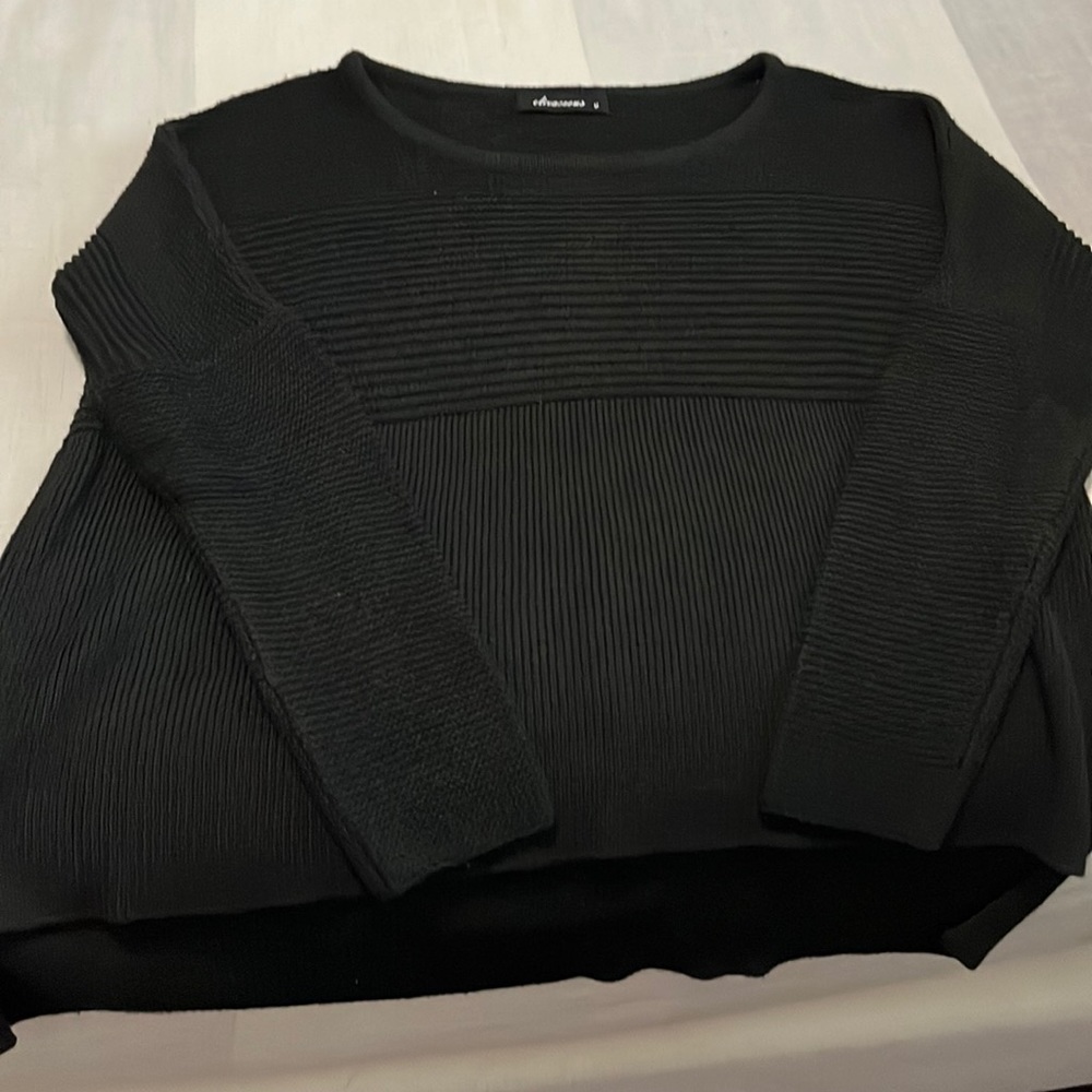 Olivaceous black sweater SZ M